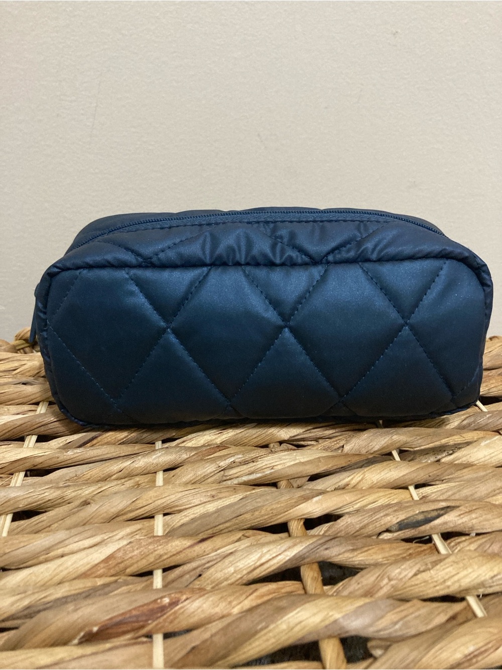 🆕 Vera Bradley Quilted blue coral Luxury Ultralight Cosmetic Pouch! 💥